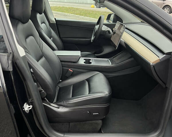 Черный Тесла Model Y, объемом двигателя 0 л и пробегом 61 тыс. км за 22900 $, фото 23 на Automoto.ua