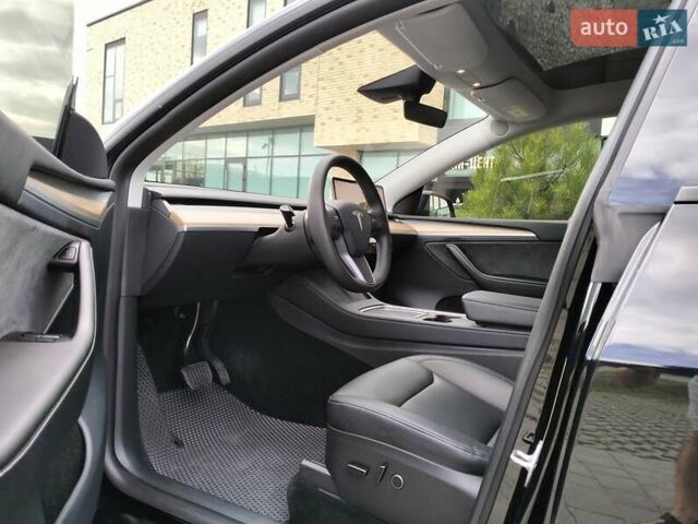 Черный Тесла Model Y, объемом двигателя 0 л и пробегом 23 тыс. км за 30500 $, фото 21 на Automoto.ua