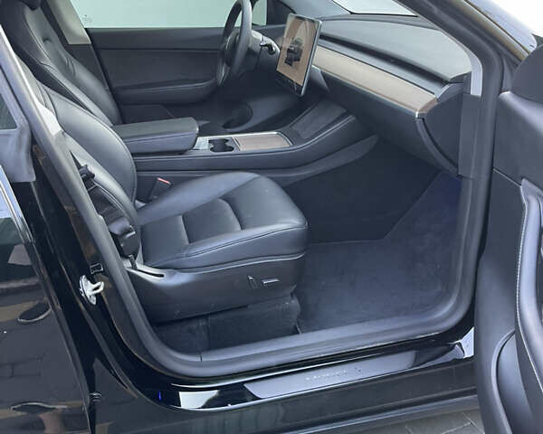 Черный Тесла Model Y, объемом двигателя 0 л и пробегом 67 тыс. км за 27500 $, фото 31 на Automoto.ua
