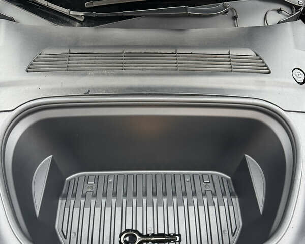 Чорний Тесла Model Y, об'ємом двигуна 0 л та пробігом 70 тис. км за 27000 $, фото 6 на Automoto.ua