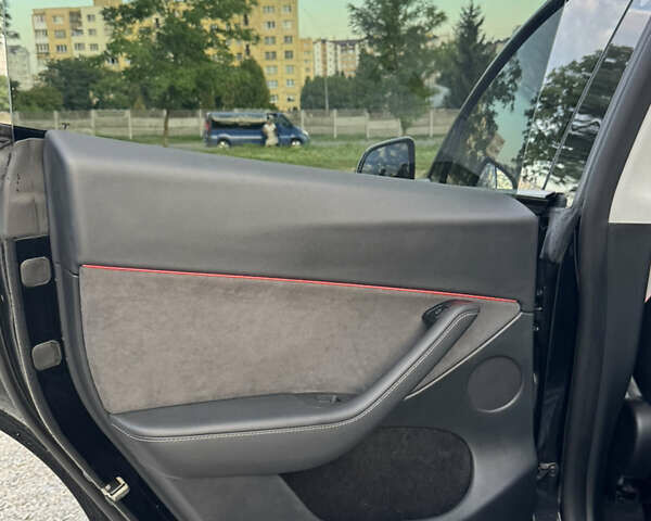 Чорний Тесла Model Y, об'ємом двигуна 0 л та пробігом 47 тис. км за 23700 $, фото 12 на Automoto.ua