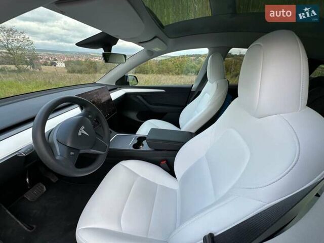 Черный Тесла Model Y, объемом двигателя 0 л и пробегом 10 тыс. км за 28999 $, фото 10 на Automoto.ua