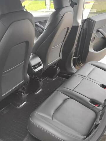 Черный Тесла Model Y, объемом двигателя 0 л и пробегом 46 тыс. км за 25900 $, фото 9 на Automoto.ua