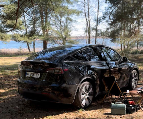 Черный Тесла Model Y, объемом двигателя 0 л и пробегом 24 тыс. км за 27999 $, фото 1 на Automoto.ua