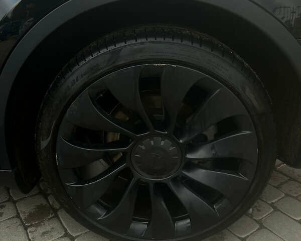 Черный Тесла Model Y, объемом двигателя 0 л и пробегом 28 тыс. км за 35990 $, фото 20 на Automoto.ua