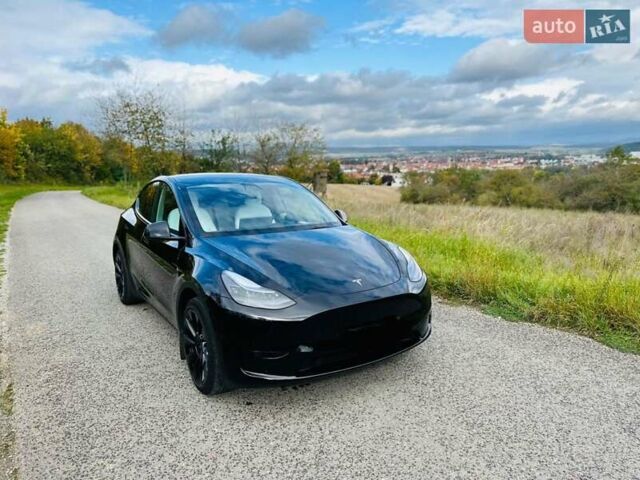 Черный Тесла Model Y, объемом двигателя 0 л и пробегом 10 тыс. км за 28999 $, фото 4 на Automoto.ua