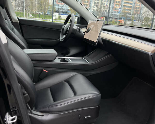 Черный Тесла Model Y, объемом двигателя 0 л и пробегом 61 тыс. км за 22900 $, фото 18 на Automoto.ua