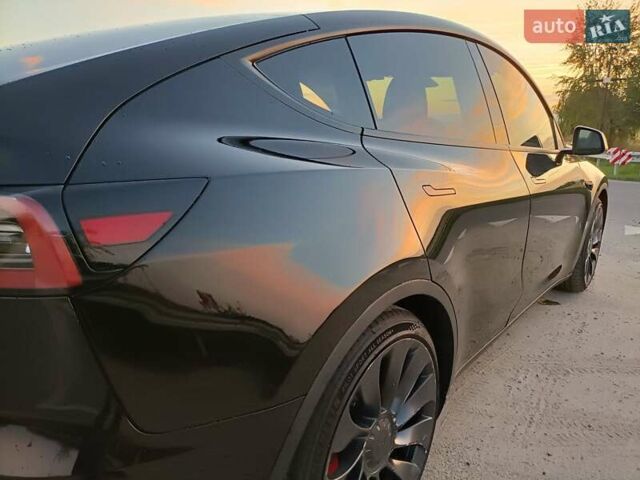 Черный Тесла Model Y, объемом двигателя 0 л и пробегом 50 тыс. км за 27000 $, фото 1 на Automoto.ua