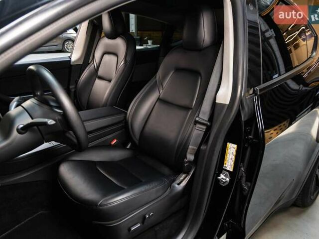 Черный Тесла Model Y, объемом двигателя 0 л и пробегом 155 тыс. км за 23000 $, фото 16 на Automoto.ua