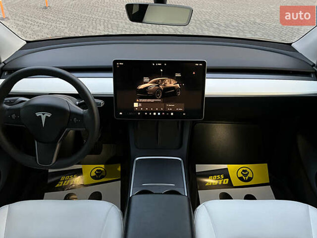 Черный Тесла Model Y, объемом двигателя 0 л и пробегом 121 тыс. км за 25750 $, фото 13 на Automoto.ua