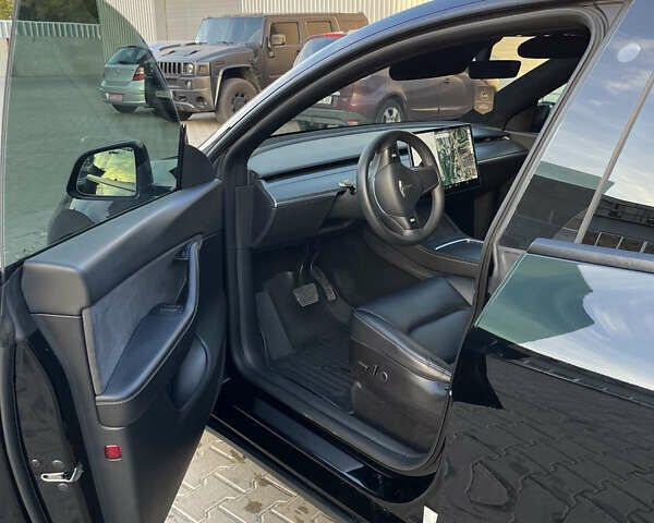 Черный Тесла Model Y, объемом двигателя 0 л и пробегом 120 тыс. км за 24000 $, фото 6 на Automoto.ua