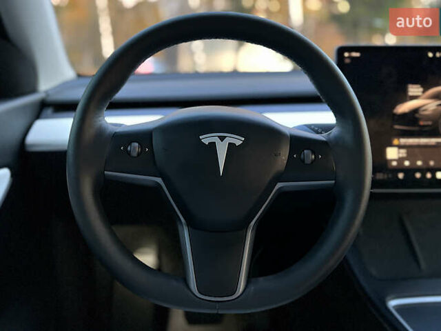 Черный Тесла Model Y, объемом двигателя 0 л и пробегом 121 тыс. км за 25750 $, фото 10 на Automoto.ua