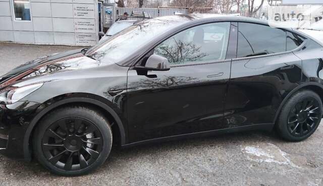 Черный Тесла Model Y, объемом двигателя 0 л и пробегом 12 тыс. км за 39999 $, фото 3 на Automoto.ua