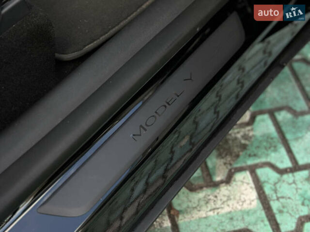 Черный Тесла Model Y, объемом двигателя 0 л и пробегом 136 тыс. км за 26199 $, фото 57 на Automoto.ua