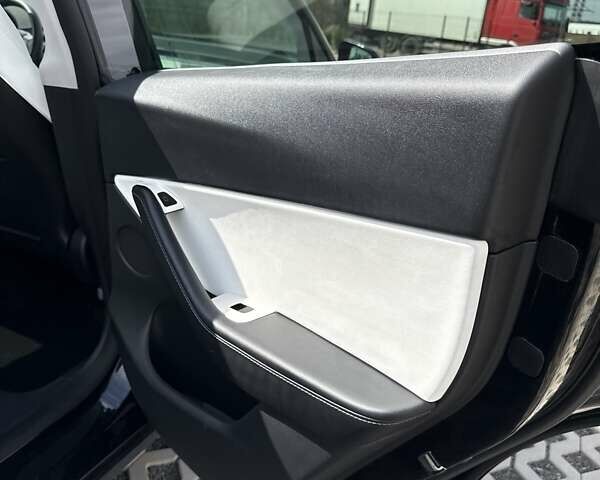 Тесла Model Y 2022 в Луцке на Automoto.ua Черный Тесла Model Y, объемом двигателя 0 л и пробегом 222 тыс. км за 19999 $, фото 50 на Automoto.ua