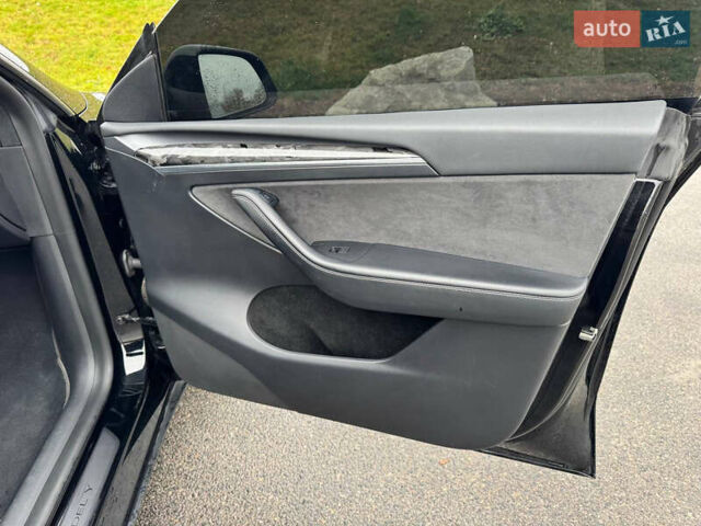Чорний Тесла Model Y, об'ємом двигуна 0 л та пробігом 53 тис. км за 30500 $, фото 15 на Automoto.ua