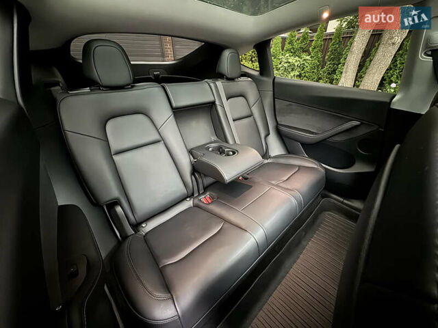 Черный Тесла Model Y, объемом двигателя 0 л и пробегом 51 тыс. км за 33500 $, фото 11 на Automoto.ua