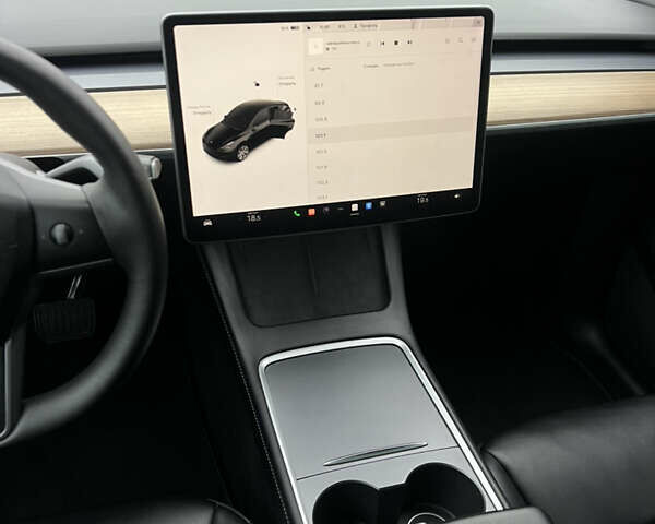 Черный Тесла Model Y, объемом двигателя 0 л и пробегом 61 тыс. км за 22900 $, фото 29 на Automoto.ua