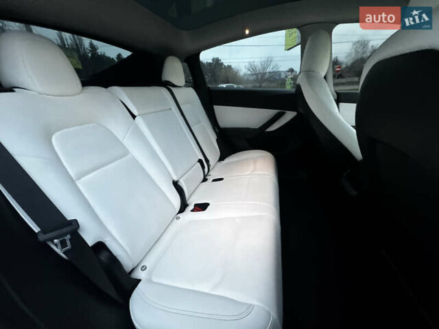 Черный Тесла Model Y, объемом двигателя 0 л и пробегом 85 тыс. км за 28000 $, фото 34 на Automoto.ua