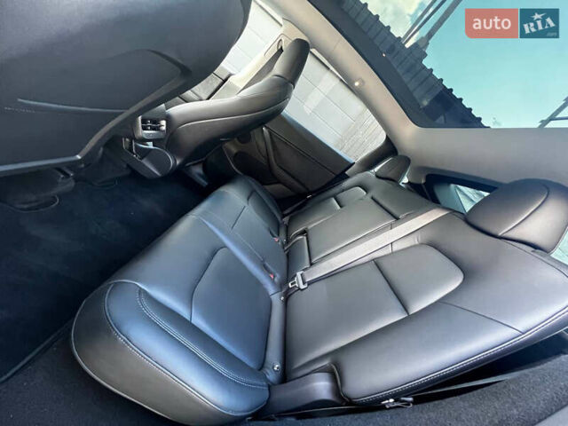 Черный Тесла Model Y, объемом двигателя 0 л и пробегом 6 тыс. км за 27900 $, фото 68 на Automoto.ua