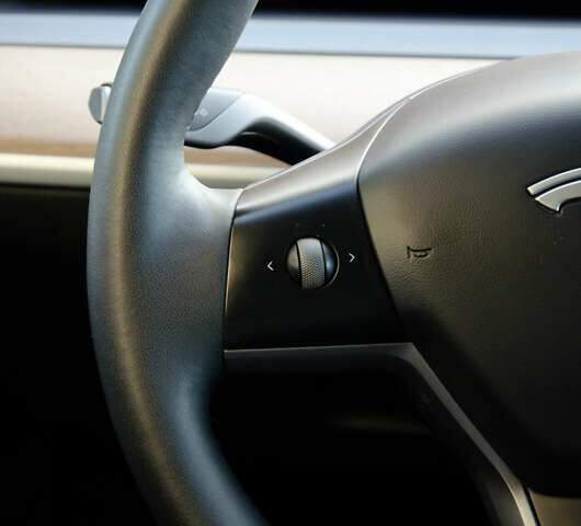 Чорний Тесла Model Y, об'ємом двигуна 0 л та пробігом 130 тис. км за 25500 $, фото 34 на Automoto.ua