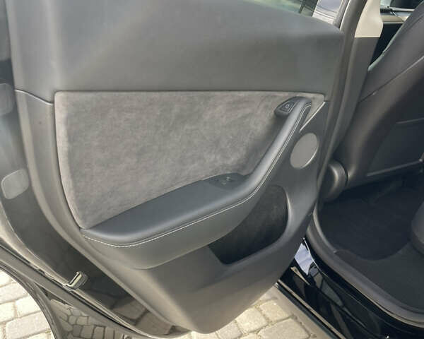 Черный Тесла Model Y, объемом двигателя 0 л и пробегом 31 тыс. км за 26700 $, фото 23 на Automoto.ua