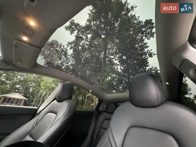 Черный Тесла Model Y, объемом двигателя 0 л и пробегом 51 тыс. км за 33500 $, фото 12 на Automoto.ua