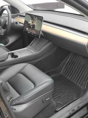 Черный Тесла Model Y, объемом двигателя 0 л и пробегом 46 тыс. км за 25900 $, фото 13 на Automoto.ua