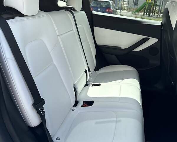 Тесла Model Y 2022 в Луцке на Automoto.ua Черный Тесла Model Y, объемом двигателя 0 л и пробегом 222 тыс. км за 19999 $, фото 49 на Automoto.ua