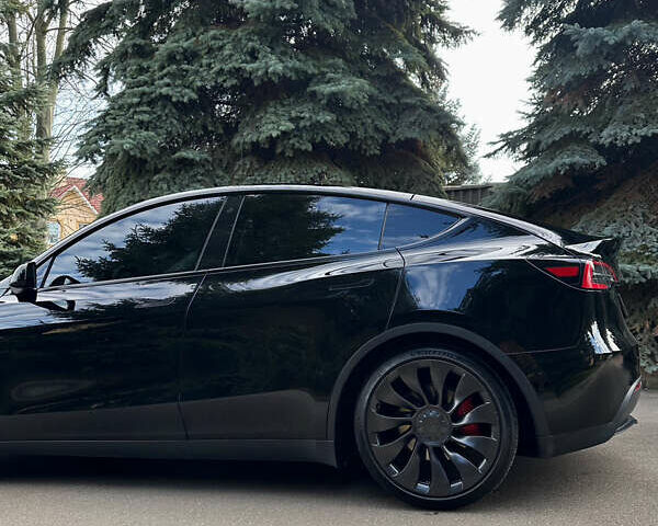 Черный Тесла Model Y, объемом двигателя 0 л и пробегом 40 тыс. км за 28500 $, фото 4 на Automoto.ua