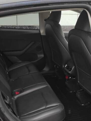 Черный Тесла Model Y, объемом двигателя 0 л и пробегом 46 тыс. км за 25900 $, фото 12 на Automoto.ua