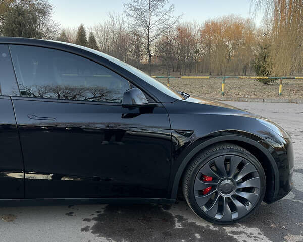 Черный Тесла Model Y, объемом двигателя 0 л и пробегом 83 тыс. км за 25900 $, фото 2 на Automoto.ua