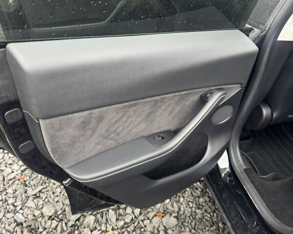 Черный Тесла Model Y, объемом двигателя 0 л и пробегом 224 тыс. км за 27500 $, фото 19 на Automoto.ua