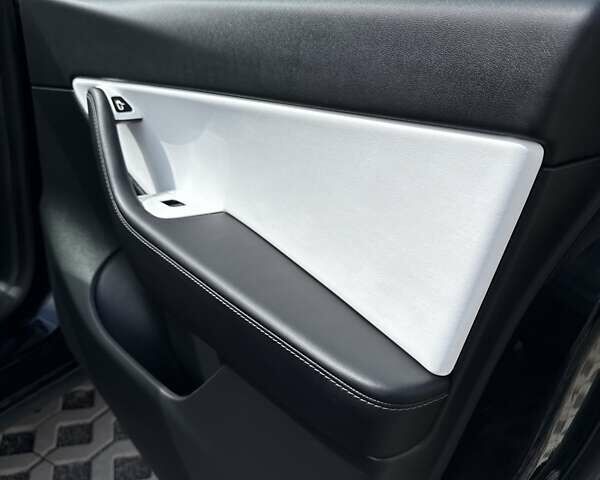 Тесла Model Y 2022 в Луцке на Automoto.ua Черный Тесла Model Y, объемом двигателя 0 л и пробегом 222 тыс. км за 19999 $, фото 45 на Automoto.ua