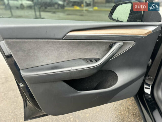 Чорний Тесла Model Y, об'ємом двигуна 0 л та пробігом 27 тис. км за 28900 $, фото 13 на Automoto.ua