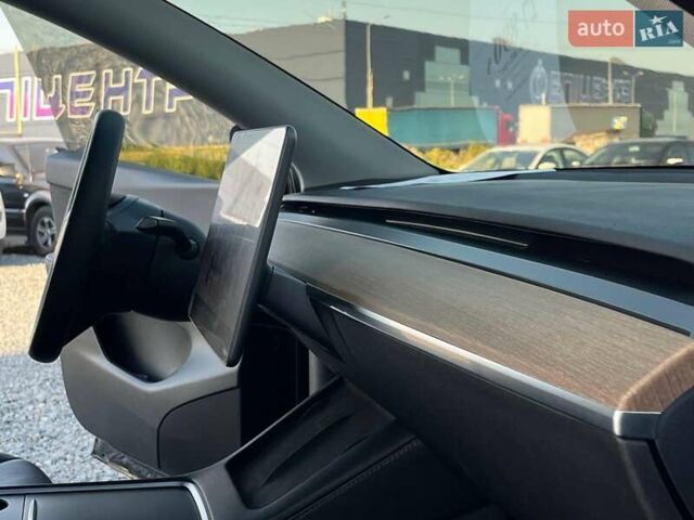 Черный Тесла Model Y, объемом двигателя 0 л и пробегом 73 тыс. км за 27890 $, фото 45 на Automoto.ua