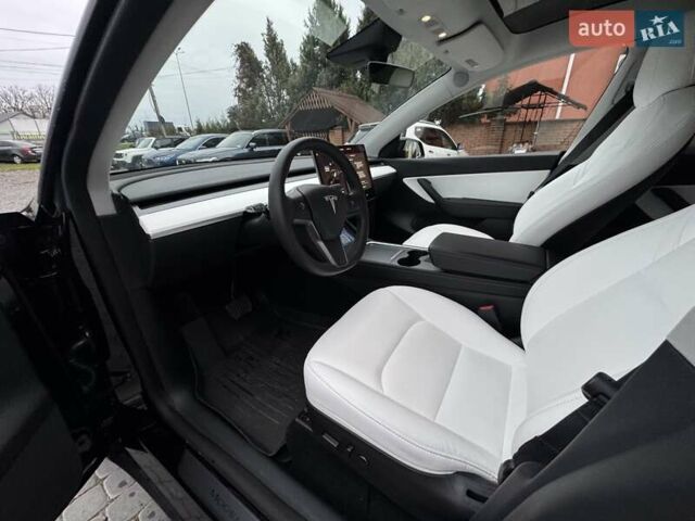 Черный Тесла Model Y, объемом двигателя 0 л и пробегом 45 тыс. км за 25999 $, фото 1 на Automoto.ua