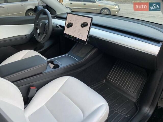 Черный Тесла Model Y, объемом двигателя 0 л и пробегом 34 тыс. км за 35400 $, фото 21 на Automoto.ua