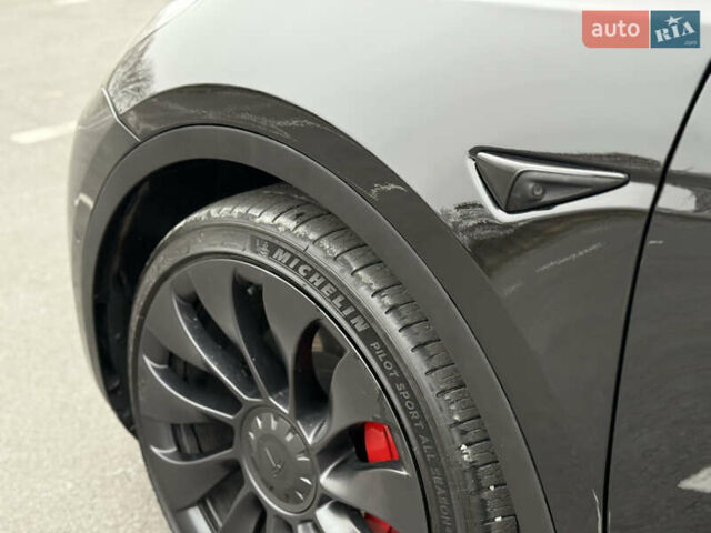 Черный Тесла Model Y, объемом двигателя 0 л и пробегом 22 тыс. км за 27999 $, фото 13 на Automoto.ua