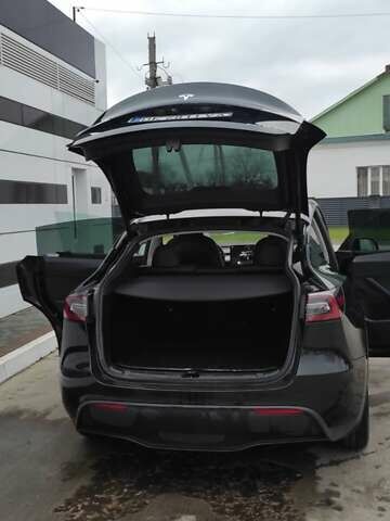 Черный Тесла Model Y, объемом двигателя 0 л и пробегом 46 тыс. км за 25900 $, фото 4 на Automoto.ua
