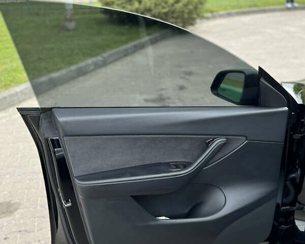 Черный Тесла Model Y, объемом двигателя 0 л и пробегом 60 тыс. км за 24500 $, фото 8 на Automoto.ua