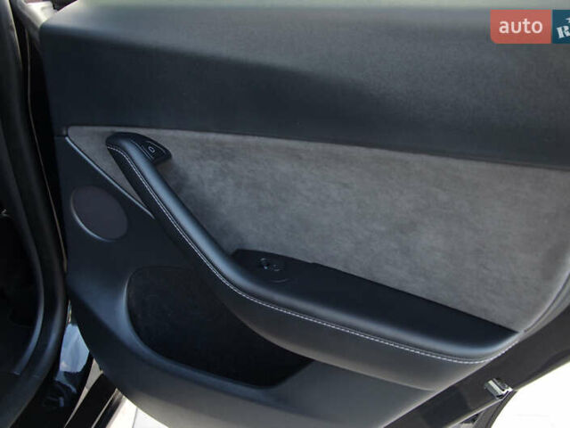 Чорний Тесла Model Y, об'ємом двигуна 0 л та пробігом 130 тис. км за 25500 $, фото 44 на Automoto.ua