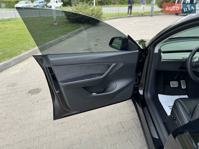 Черный Тесла Model Y, объемом двигателя 0 л и пробегом 60 тыс. км за 24500 $, фото 13 на Automoto.ua