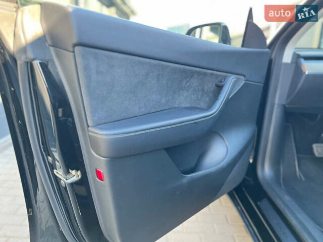 Черный Тесла Model Y, объемом двигателя 0 л и пробегом 6 тыс. км за 27900 $, фото 53 на Automoto.ua
