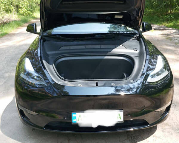 Черный Тесла Model Y, объемом двигателя 0 л и пробегом 90 тыс. км за 29000 $, фото 6 на Automoto.ua