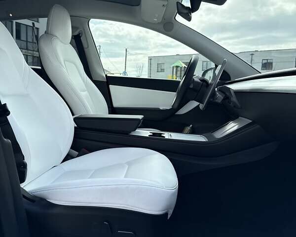 Тесла Model Y 2022 в Луцке на Automoto.ua Черный Тесла Model Y, объемом двигателя 0 л и пробегом 222 тыс. км за 19999 $, фото 43 на Automoto.ua