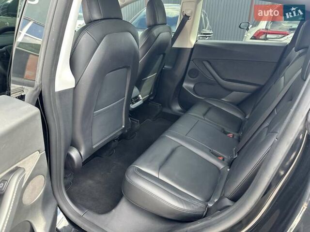 Черный Тесла Model Y, объемом двигателя 0 л и пробегом 49 тыс. км за 27555 $, фото 13 на Automoto.ua