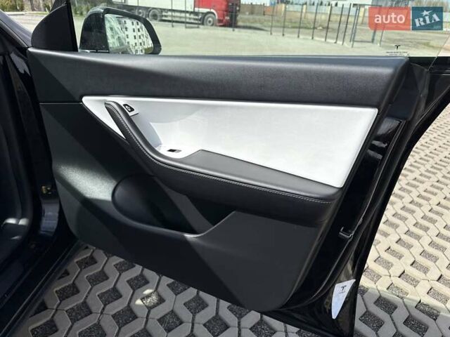 Тесла Model Y 2022 в Луцке на Automoto.ua Черный Тесла Model Y, объемом двигателя 0 л и пробегом 222 тыс. км за 19999 $, фото 47 на Automoto.ua