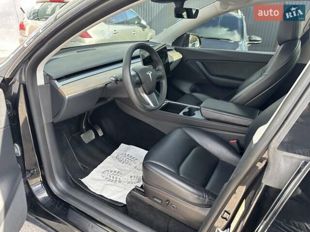Черный Тесла Model Y, объемом двигателя 0 л и пробегом 49 тыс. км за 27555 $, фото 12 на Automoto.ua