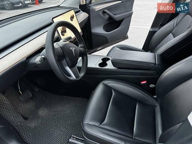 Черный Тесла Model Y, объемом двигателя 0 л и пробегом 46 тыс. км за 34000 $, фото 12 на Automoto.ua
